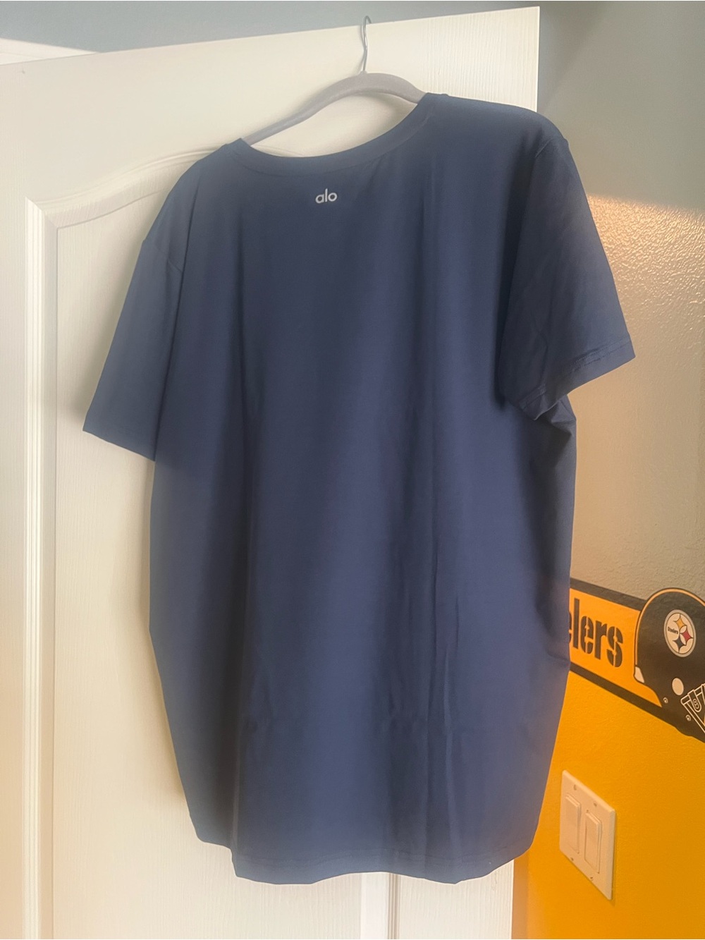 ALO Yoga Navy Short Sleeve Performance Tee